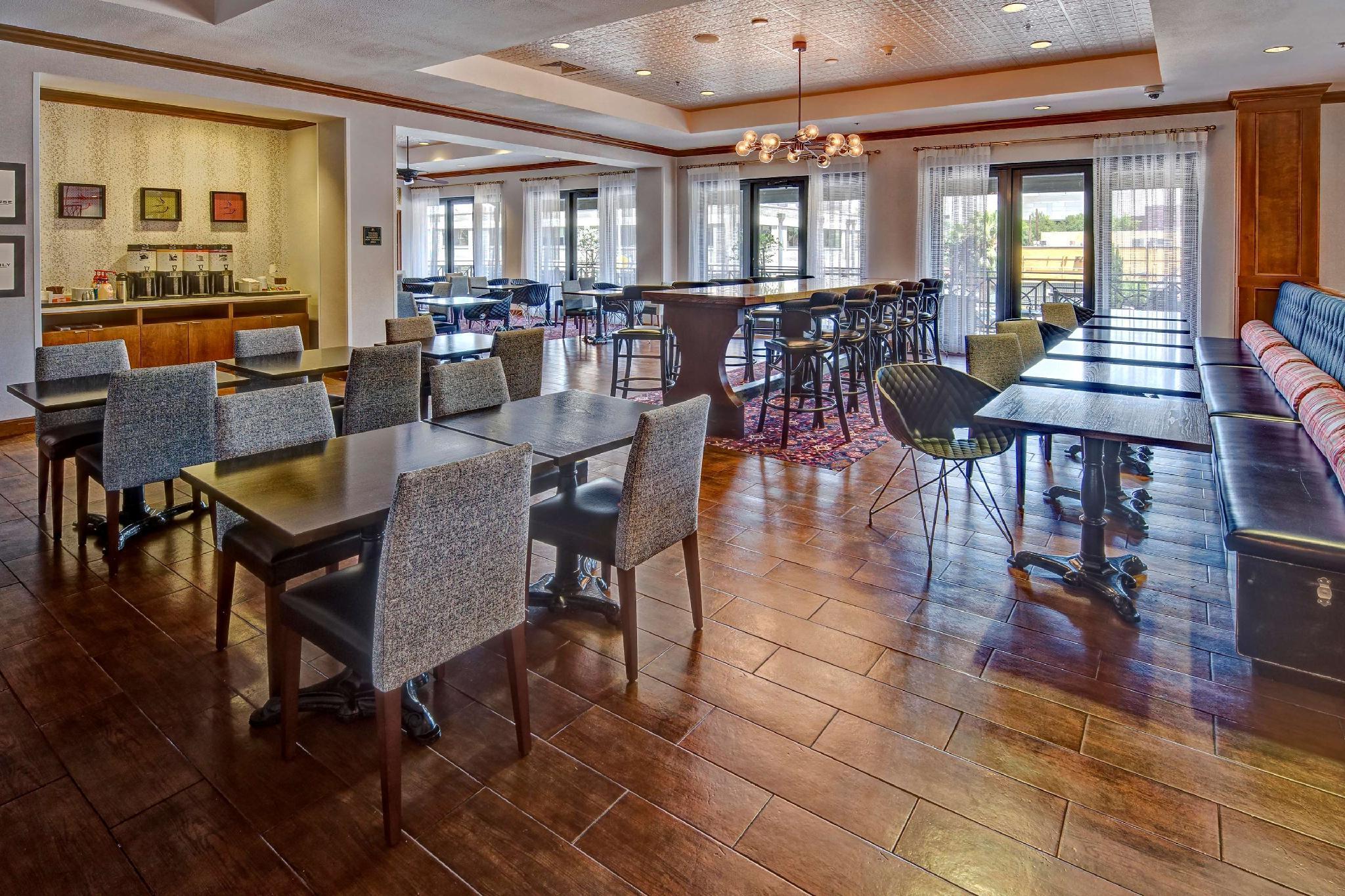 Hampton Inn & Suites Austin-Downtown/Convention Center Екстериор снимка