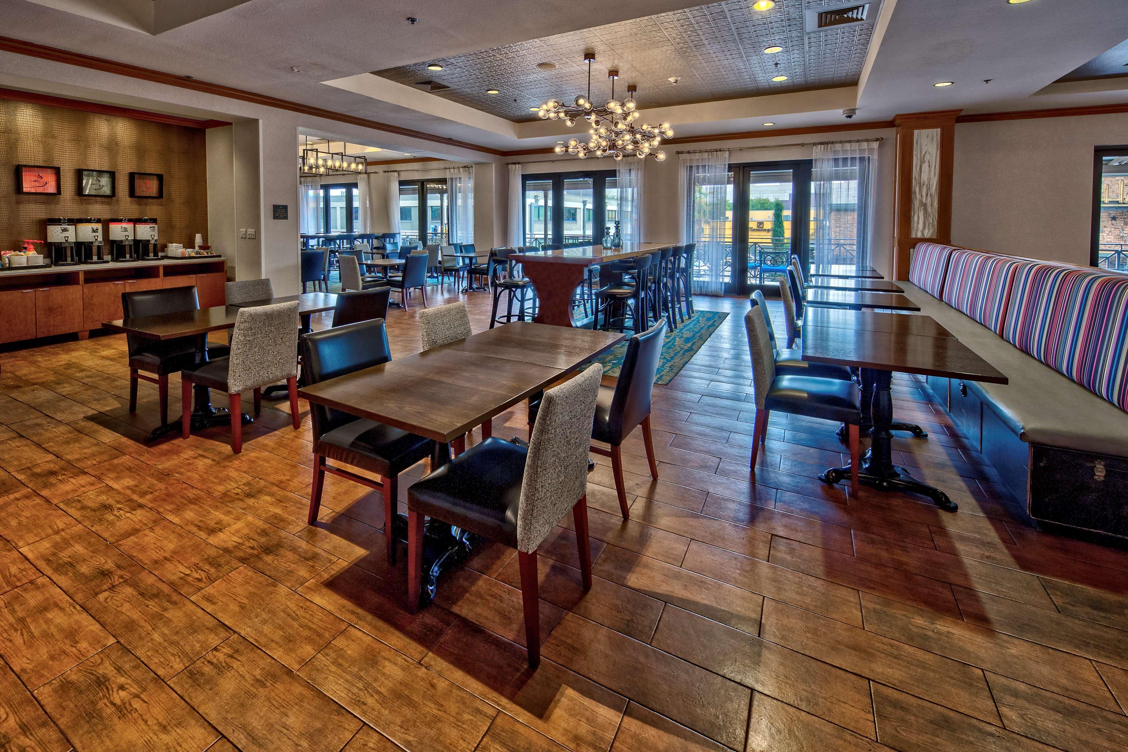 Hampton Inn & Suites Austin-Downtown/Convention Center Екстериор снимка