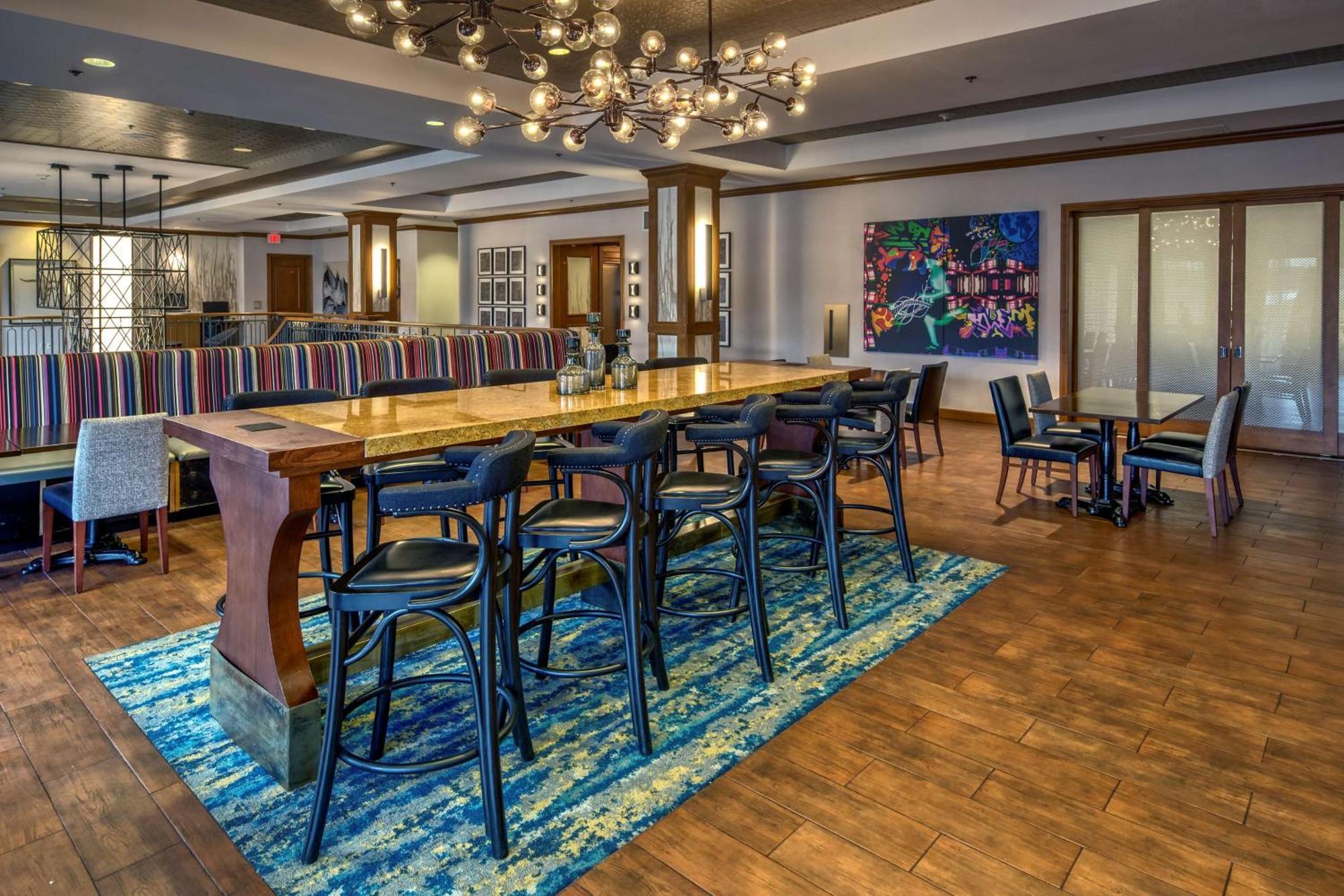 Hampton Inn & Suites Austin-Downtown/Convention Center Екстериор снимка