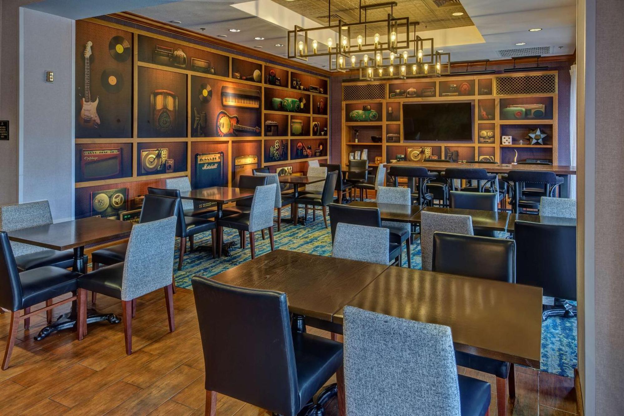 Hampton Inn & Suites Austin-Downtown/Convention Center Екстериор снимка